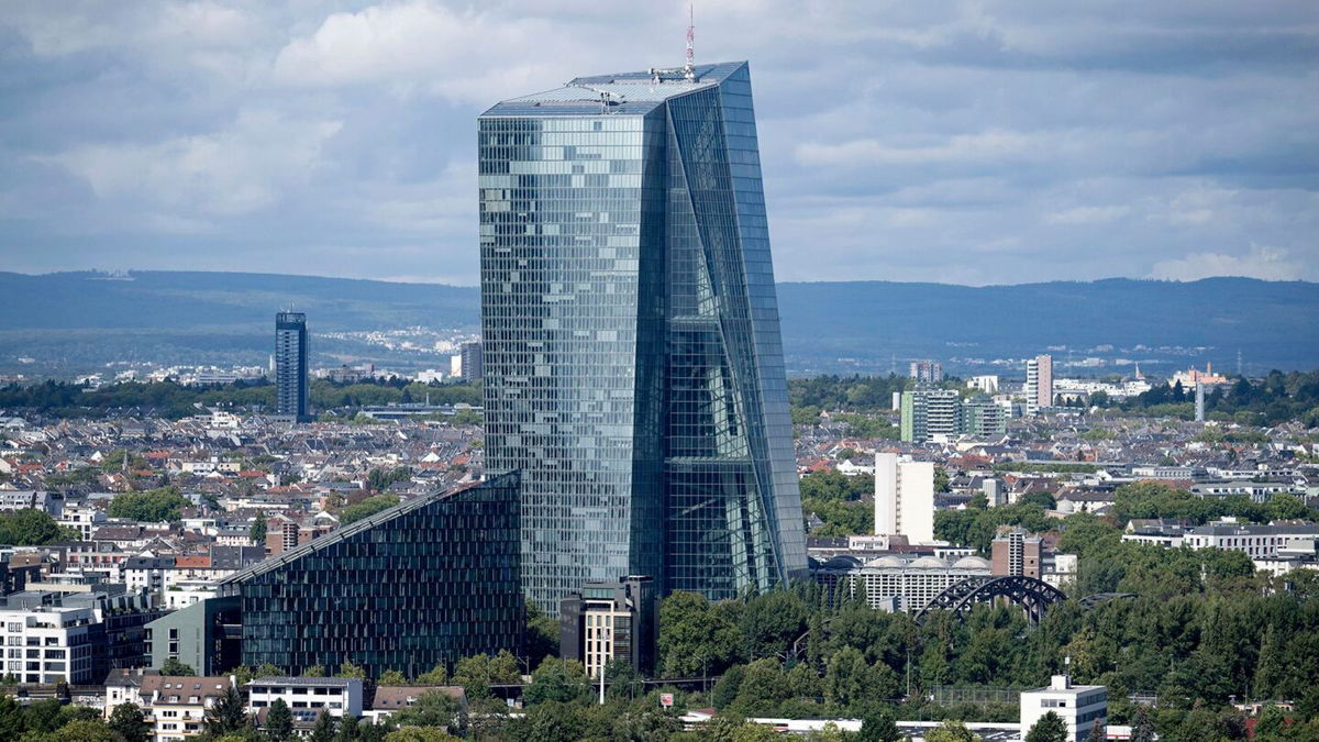 <i>Boris Roessler/picture-alliance/dpa/AP via CNN Newsource</i><br/>The European Central Bank building in Frankfurt