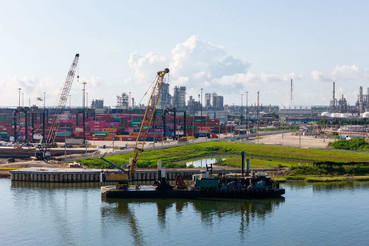 <i>Brandon Bell/Getty Images via CNN Newsource</i><br/>The Port of Houston is pictured in a recent photo. If there is no deal by the end of the day September 30