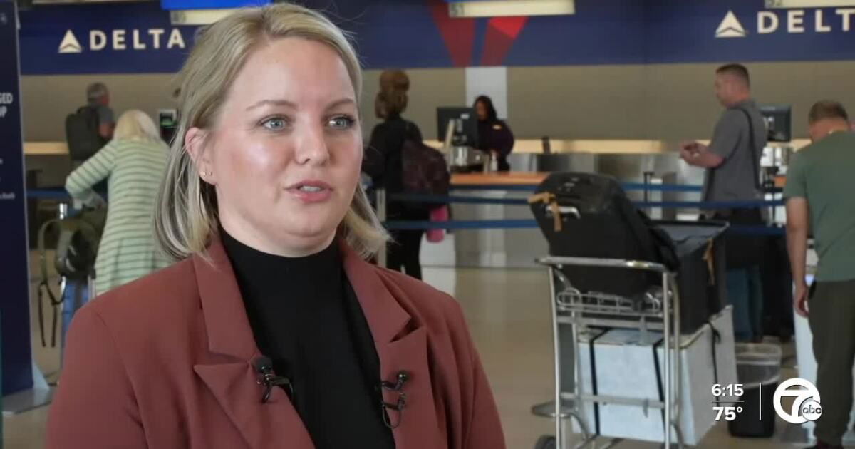 <i>WXYZ via CNN Newsource</i><br/>A Detroit Metropolitan Wayne County Airport (DTW) Transportation Security Inspector (TSI) jump-started a kidney donor swap process that impacted the lives of two families.  TSI Lindsay Umphrey is familiar with working to save lives as a cargo inspector at the airport. So after seeing her cousin's family struggle as he went through dialysis