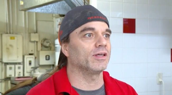 <i>KCCI via CNN Newsource</i><br/>The Maid-Rite restaurant at Merle Hay Mall ran out of food Sunday after a busy weekend of big crowds and long lines. Owner Brian Ickowitz said that after KCCI had done a story on Thursday about his restaurant's struggles and the call for help