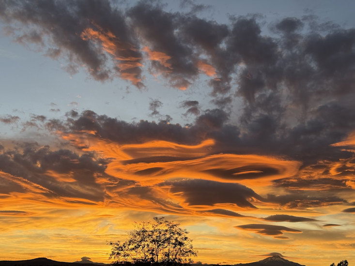 Sunset lenticular clouds Lisa Maitland 10-19