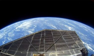 The SpaceX Starship spacecraft flies above Earth on Sunday.