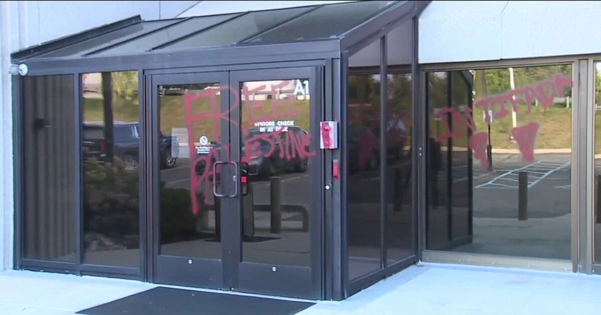 <i>WXYZ via CNN Newsource</i><br/>The offices of the Jewish Federation of Detroit were vandalized with graffiti.