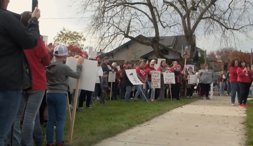 Albany teachers rally ahead of Tuesday's start of strike