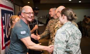 Celebrity Chef Robert Irvine thanks service members after a USO Show at Osan Air Base