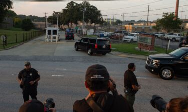 Trump's motorcade arrives at the Fulton County jail in Atlanta