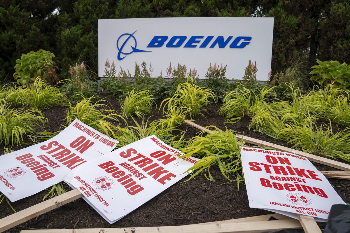 <i>M. Scott Brauer/Bloomberg/Getty Images via CNN Newsource</i><br/>Picket signs outside the Boeing factory in Renton