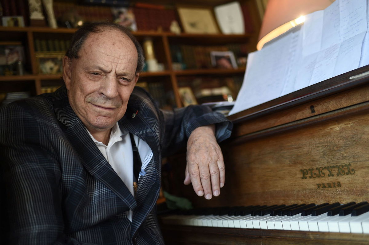 <i>Stephane de Sakutin/AFP via Getty Images via CNN Newsource</i><br/>Charles Dumont is pictured at home in Paris in June 2015.