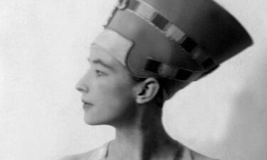 Baroness Nadine Uexküll dressed as Nefertiti