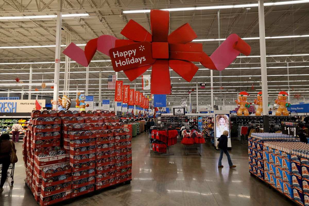 <i>Allen J. Schaben/Los Angeles Times/Getty Images via CNN Newsource</i><br/>Shoppers at the Walmart Supercenter in Burbank during Walmart's multi-week Annual Deals Shopping Event in Burbank on Nov. 21.