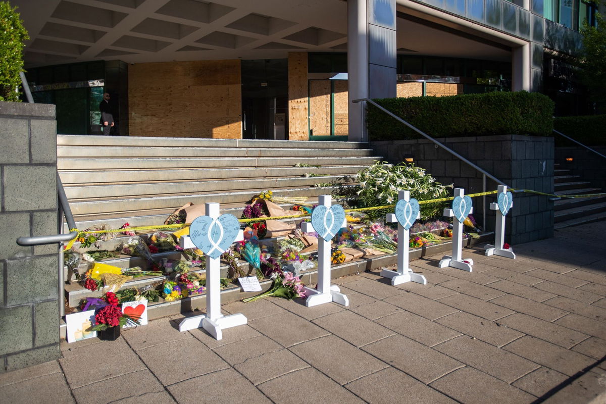 <i>Leandro Lozada/AFP/Getty Images/File via CNN Newsource</i><br/>A makeshift memorial is set up on the steps of the Old National Bank