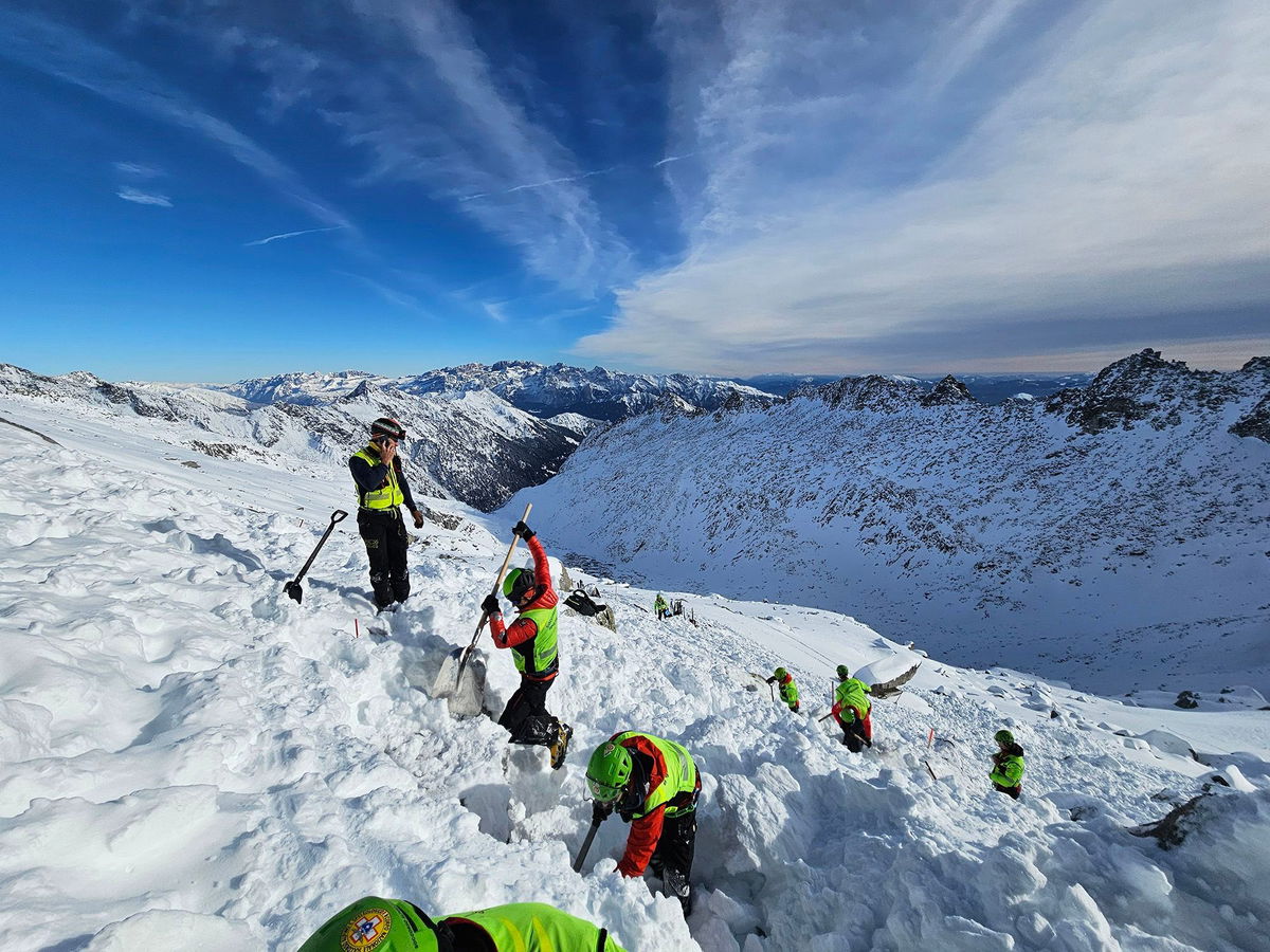 <i>Soccorso Alpino e Speleologico via CNN Newsource</i><br/>Over 100 search and rescue workers joined the operation on the south face of Carè Alto