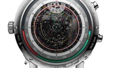 With its grey metallization and restrained color palette
