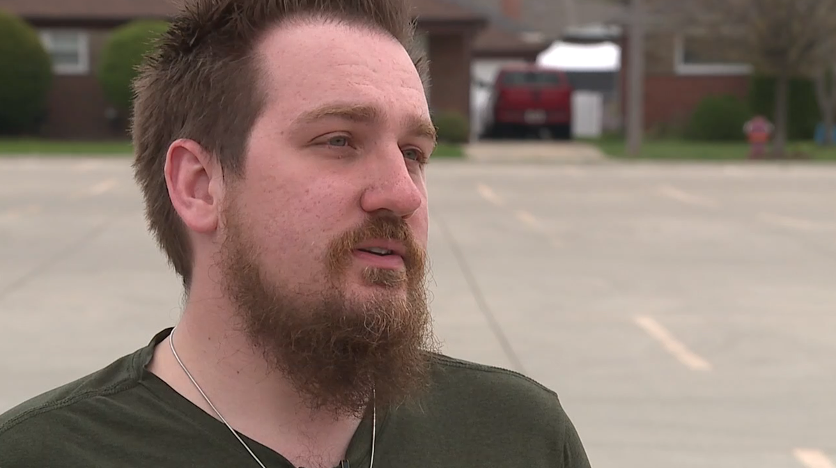 <i>WXYX via CNN Newsource</i><br/>A postal worker in St. Clair Shores says he didn’t think twice when he found some cash in the driveway of a woman’s home