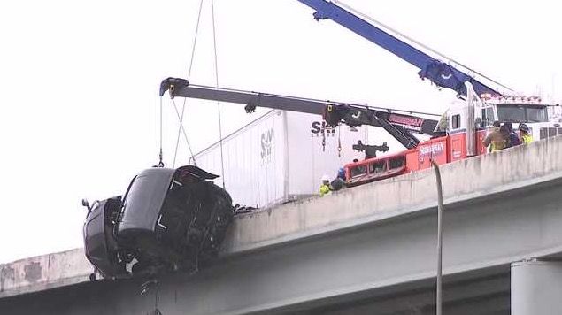 <i>WLKY via CNN Newsource</i><br/>Newly released 911 calls from a semitruck hanging over Interstate 65 near the Kennedy Bridge give perspective from the driver and those who witnessed it.