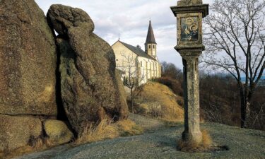 The remains of a mysterious mummy nicknamed the “air-dried chaplain” were stored in the crypt of St. Thomas am Blasenstein