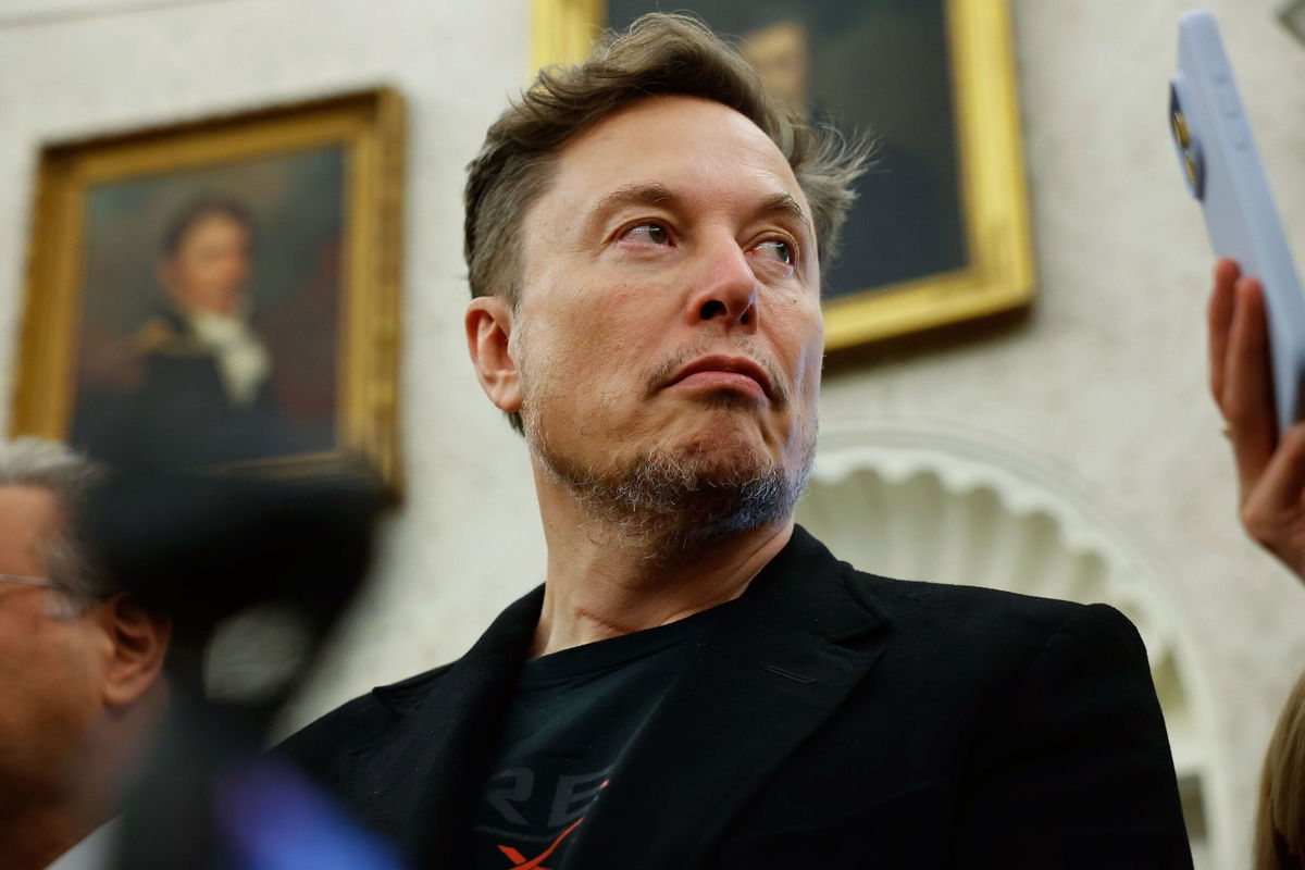 Tesla investors push Elon Musk to prioritize his CEO duties - KTVZ