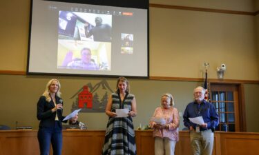 Bend-La Pine School Board members take oath of office