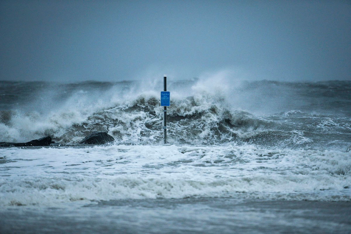 <i>Andrew Renneisen/Getty Images via CNN Newsource</i><br/>Waves crash on the beach in January 2016