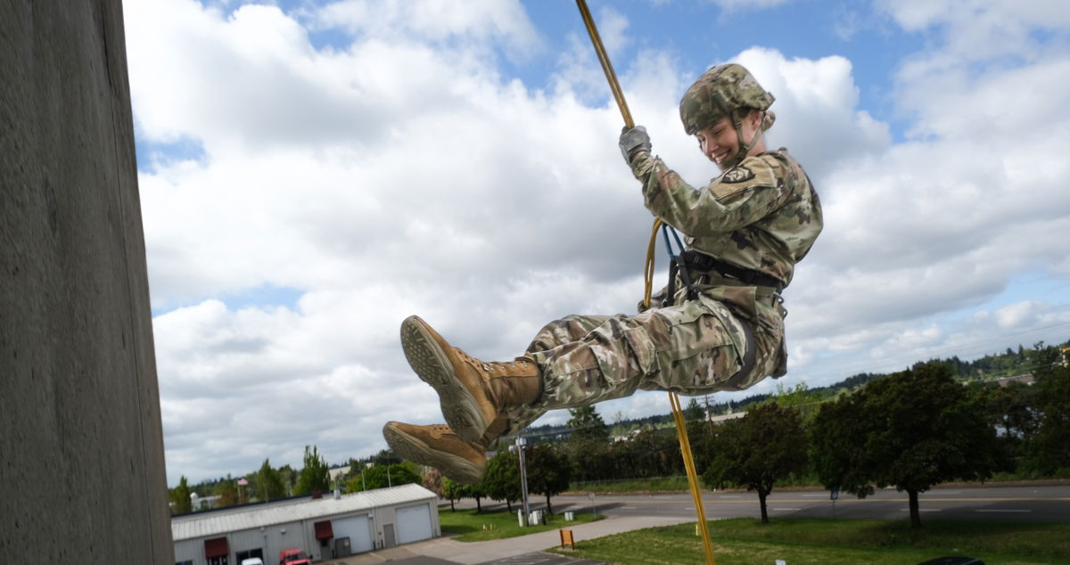 Oregon lawmakers approve new benefits for state’s National Guard members