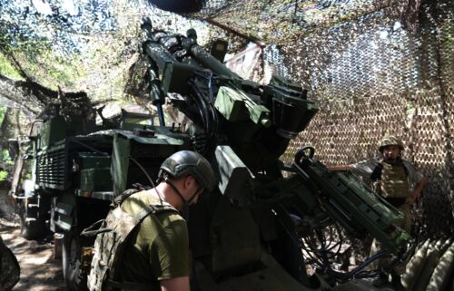 Ukrainian soldiers fire shells on July 20