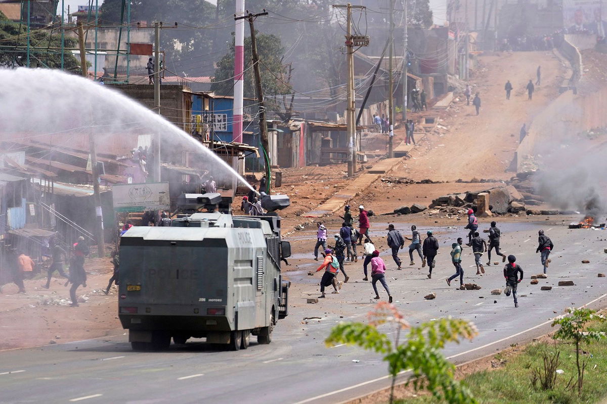 As protesters are hit with terrorism - Cnn L19jb21wb25lbnRzL2ltYWdlL2luc3RhbmNlcy9jbWRldjFsMzgwMDFoMzU2b3piY3lpNzdr L19jb21wb25lbnRzL2FydGljbGUvaW5zdGFuY2VzL2NtZGV1eDd3aTAwMXQyN3A0NzhrcjFiMWQ 300